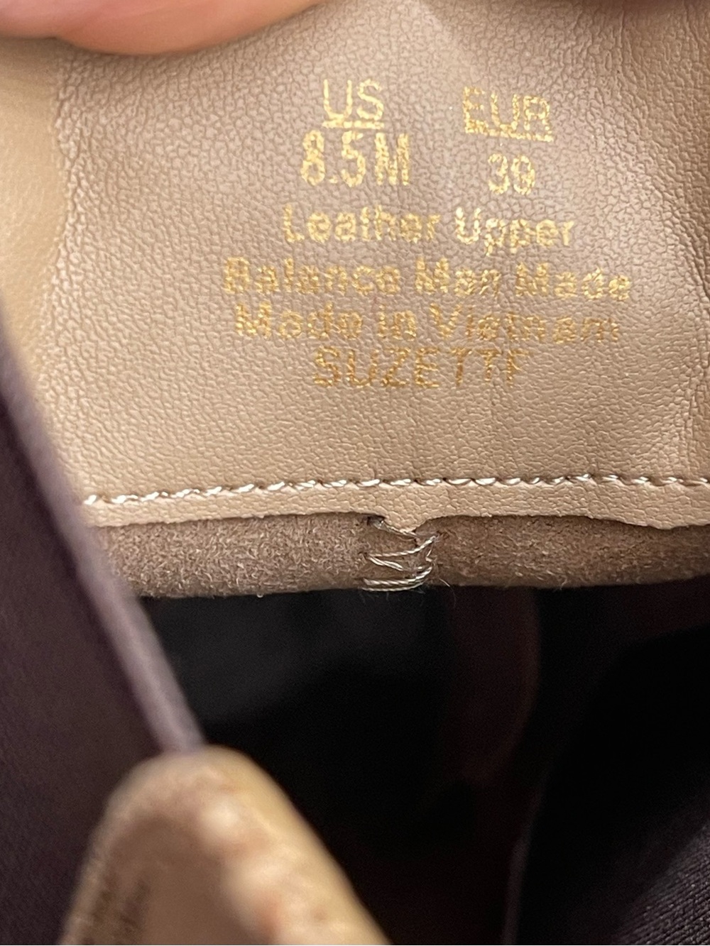 Sam Edelman Women's Suzette
Deep Gold Metallic Chelsea Boot
New Size 8.5” - Picture 11 of 11